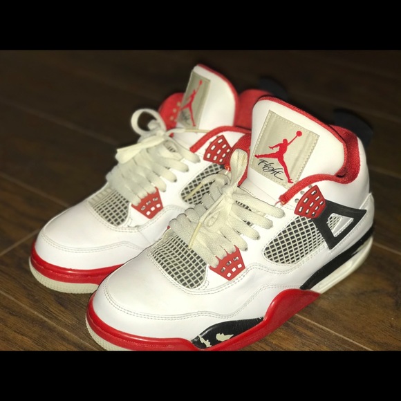 Air Jordan 4 Retro Fire Red - Picture 2 of 8